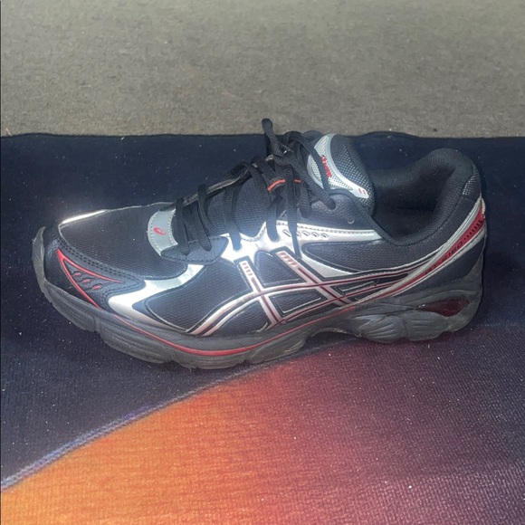 ASICS - Picture 4 of 6